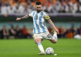 Lionel Messi Scores on Dramatic Injury Return to Propel Argentina Over Iceland